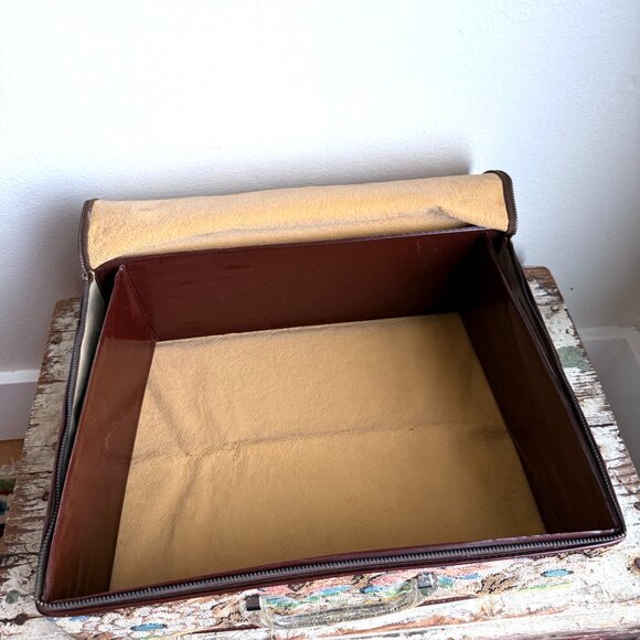 Vintage Floral Tapestry Collapsible Suitcase with Lucite Handle and Zipper Closu - Picture 10 of 16